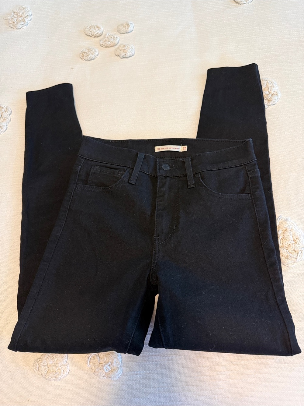 Levi’s 720 HIGH RISE SKINNY JEANS size 25